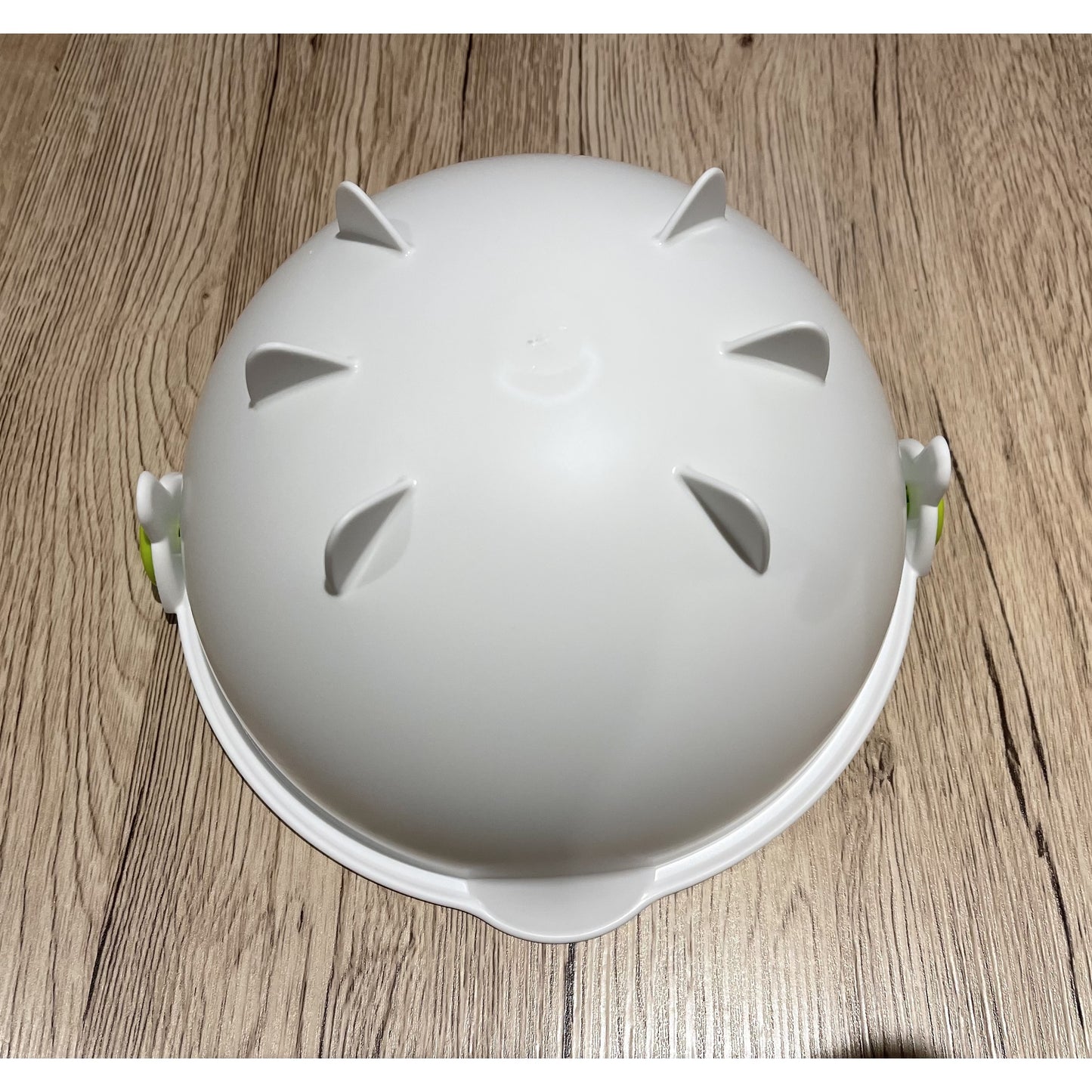 Spin Wheel Colander L Green Color (Made in Japan) - Just £6.99! Shop now at JAPAN PLAZA UK