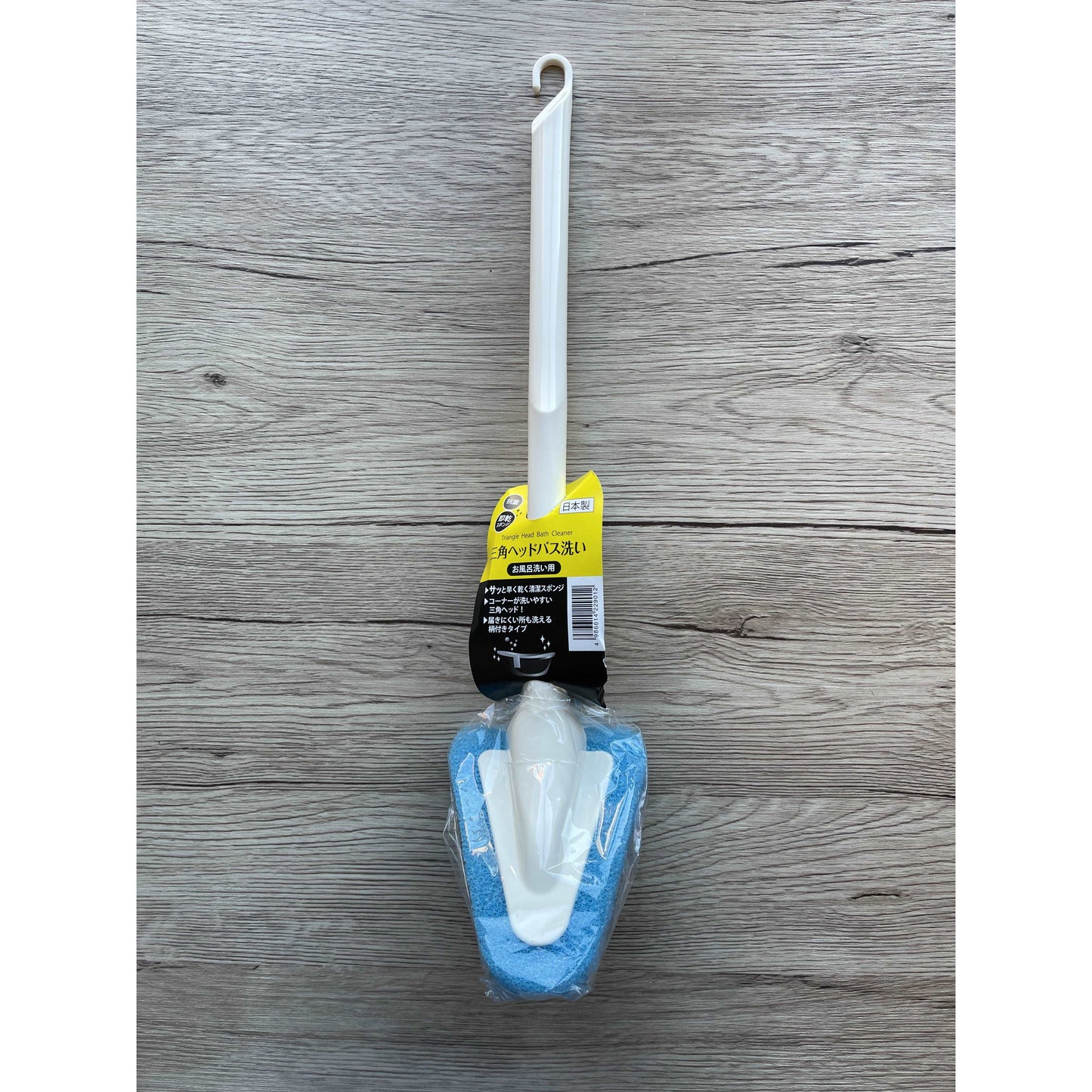 Corner Bath Sponge Triangle Head (Made in Japan) - Just £1.80! Shop now at JAPAN PLAZA UK