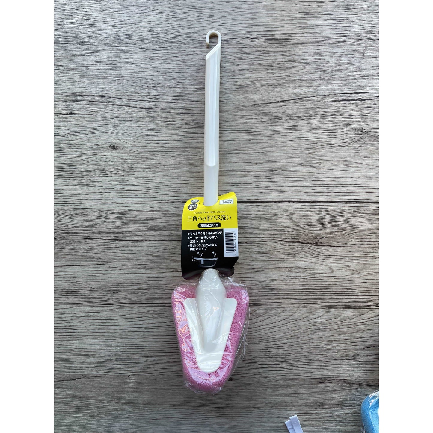 Corner Bath Sponge Triangle Head (Made in Japan) - Just £1.80! Shop now at JAPAN PLAZA UK