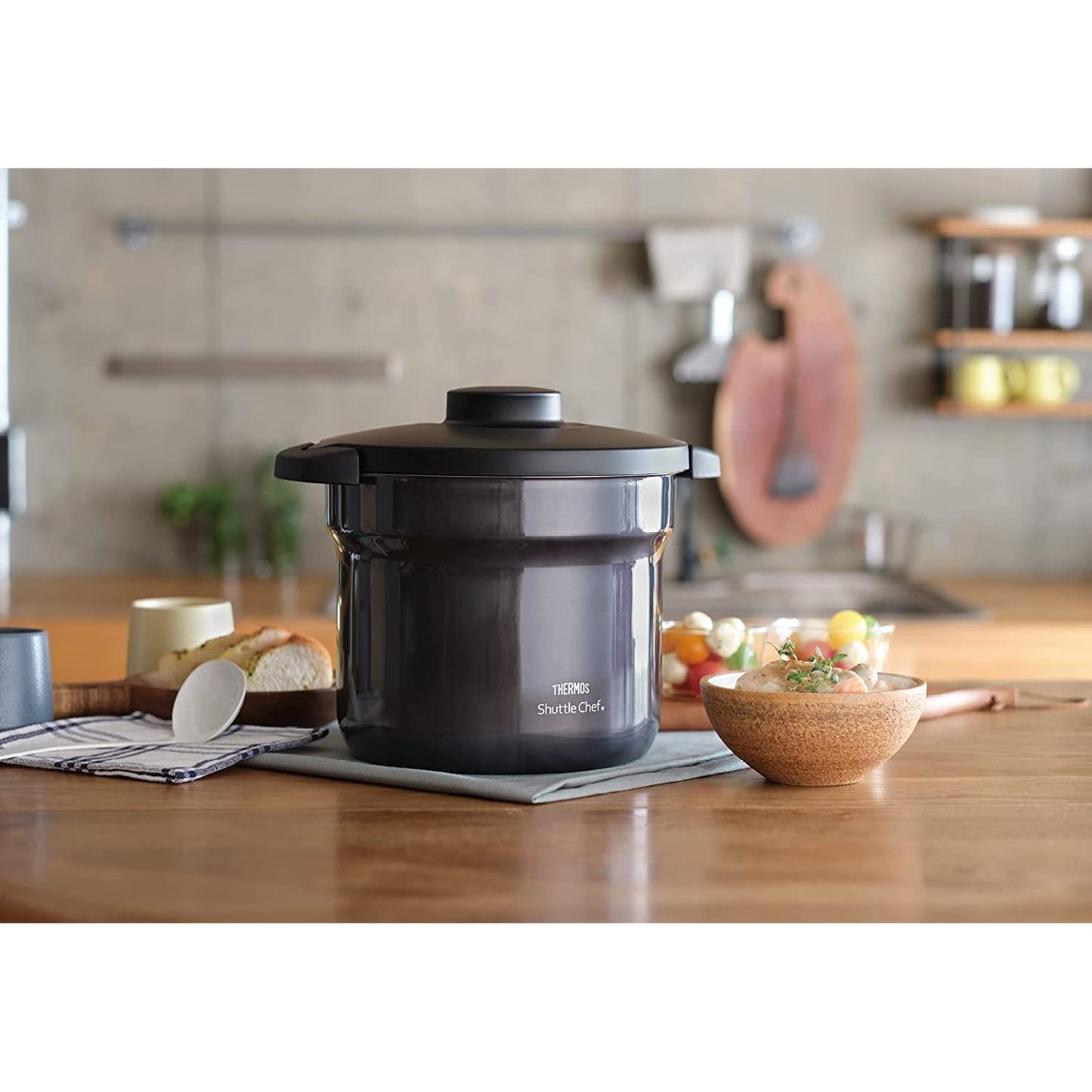 Thermos Vacuum Insulated Cooker Shuttle Chef KBJ-4500/KBJ-4501 4.3L - Just £137! Shop now at JAPAN PLAZA UK