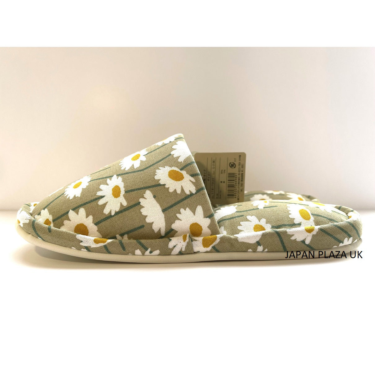 Woman Slippers with Daisy Pattern (Made in Japan) - Just £15.90! Shop now at JAPAN PLAZA UK