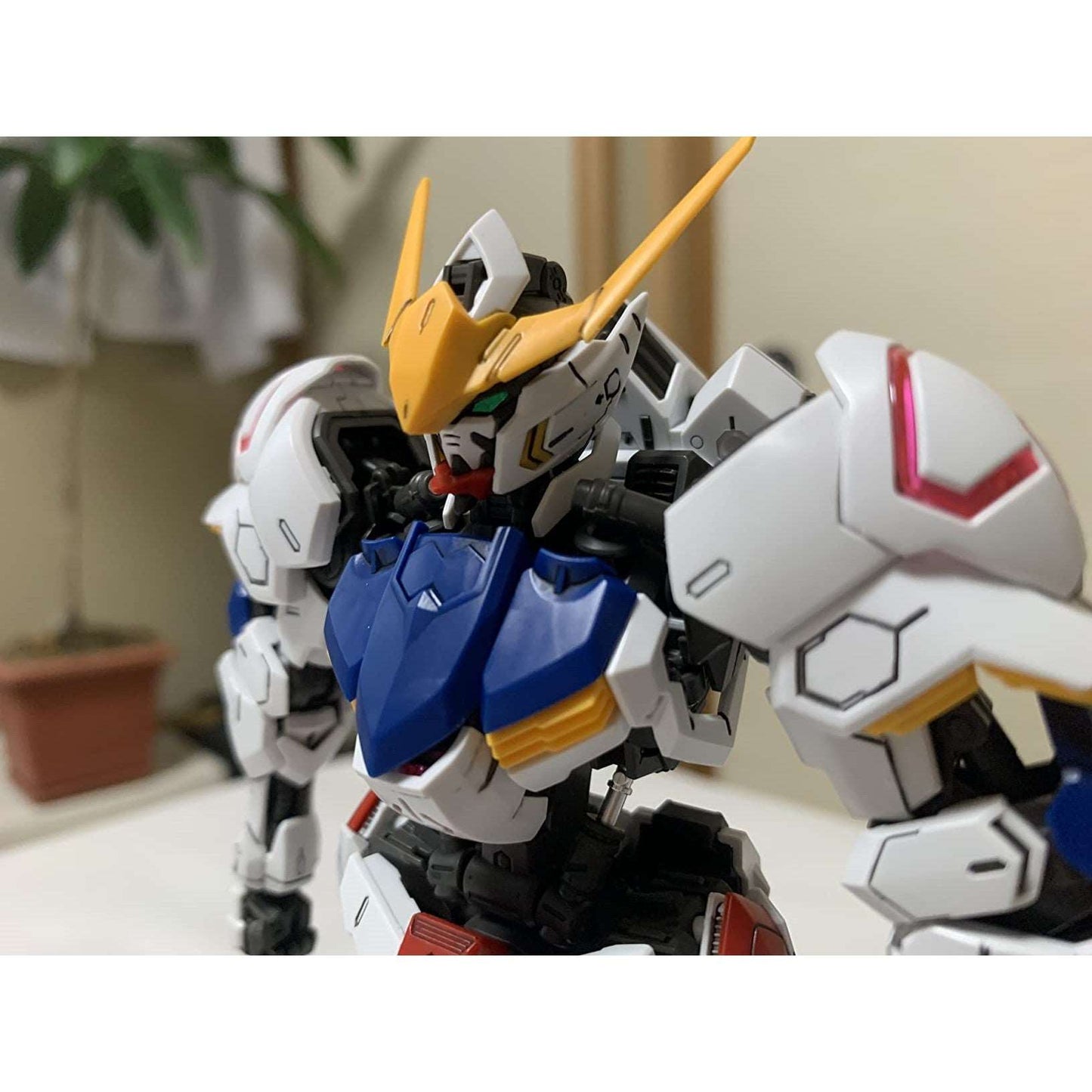 Gundam Barbatos 1/100 Scale Plastic Model (Made in Japan)